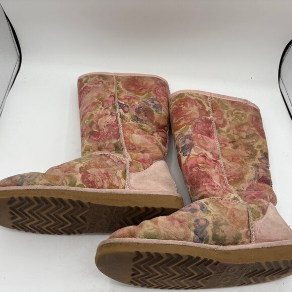UGG Boots Romantic Flower Classic Tall Winter Women Size 7 Sheepskin *RARE* - Picture 3 of 12